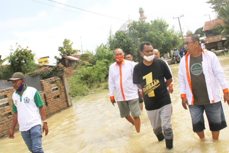 wiwik kunjungan banjir sei rampah