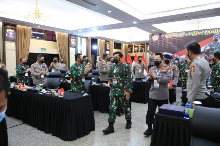 Suasana-Rapim-TNI-Polri-2021-II-1024x682