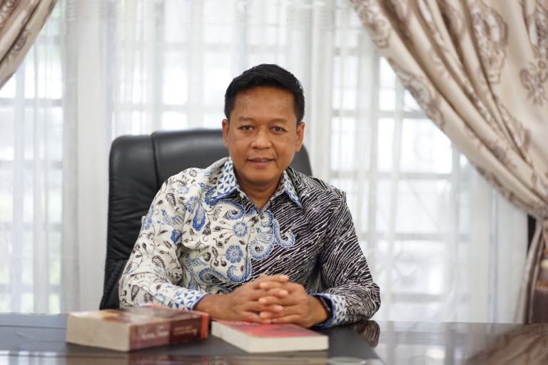 Rektor USU Dr Muryanto Amin, SSos, MSi