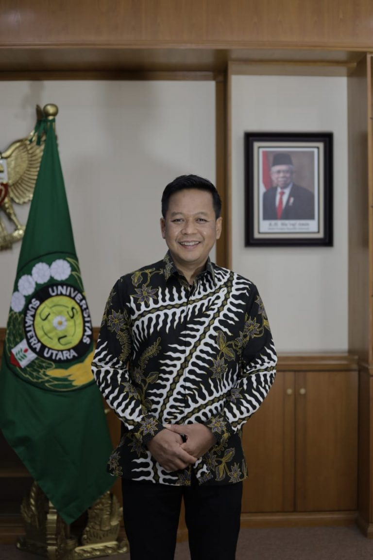 Rektor USU Dr Muryanto Amin SSos MSi