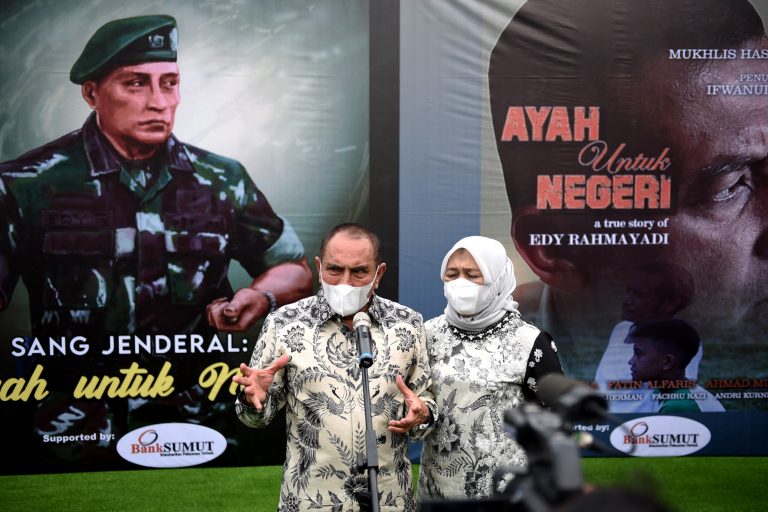 Lounching Buku Edy Rahmayadi-foto keluarga-KOnfrens