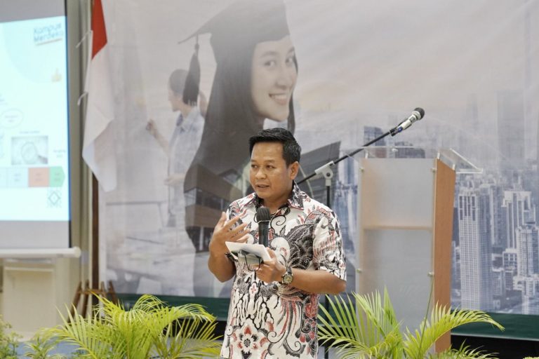 Rektor USU Dr Muryanto Amin, S Sos, M Si,