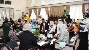 DISKUSI BERSAMA PENGRAJIN WASTRA SUMUT