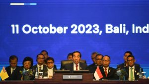 20231011091000-Konferensi-Tingkat-Tinggi-AIS-Forum-2023-111023-agr-10-690x460