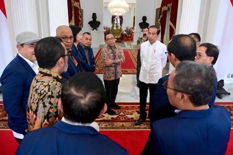 Presiden-Jokowi-Terima-Pengurus-PWI-Pusat-di-Istana-Merdeka-1024x683