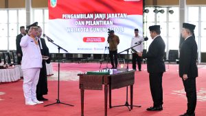 Pj Gubsu melantik Walikota Gunungsitoli (1)