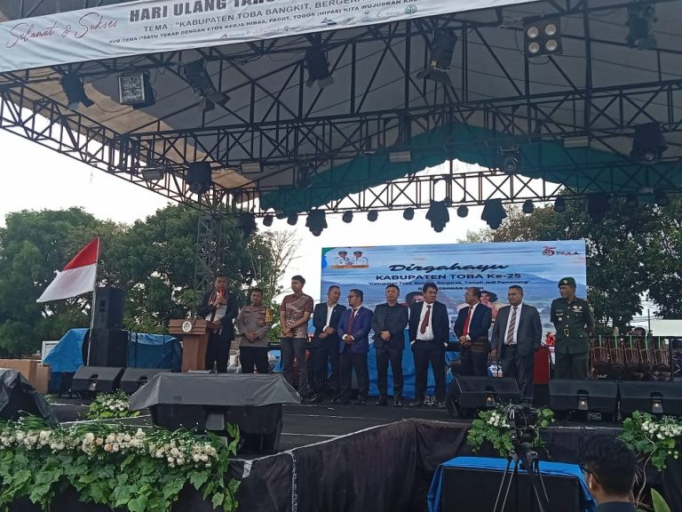 HUT Kabupaten Toba Ke-25 tahun 2024 yang digelar di lapangan Sisingamangaraja Balige, Sabtu (9/3/24).