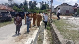Tim DPRD Kabupaten Toba dari daerah pemilihan (Dapil) IV meliputi tiga kecamatan yaitu Kecamatan Habinsaran, Borbor dan Nassau melakukan kunjungan lapangan guna pengumpulan keterangan sinkronisasi atas nota pengantar Laporan Keterangan Pertanggungjawaban (LKPJ) Bupati Toba TA 2023. (Ist)