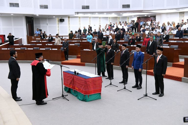 Sidang Paripurna Pengangkatan Wakil Ketua DPRD Sumut 2024-2029 (2)