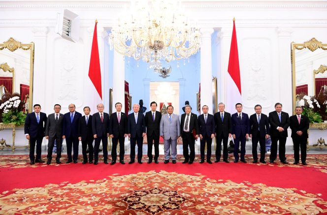 
					Presiden Prabowo Subianto menerima kunjungan delegasi Japan-Indonesia Association (JAPINDA) di Istana Merdeka, Jakarta, Kamis (05/12/2024). (Sumber: setkab.go.id)