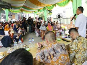 Anggota DPR RI Musa Rajekshah melaksanakan masa reses di Kelurahan Belawan Bahagia, Kecamatan Medan Belawan, Kota Medan. (Sumber: laman Facebook Musa Rajekshah) 