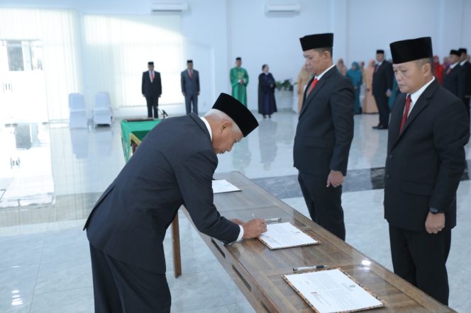 
					Bupati Asahan Lantik Pejabat JPT Pratama, Administrator, Pengawas dan Fungsional