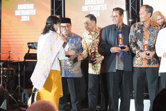 
					UMSU Borong 6 Penghargaan di Ajang Anugerah Diktisaintek 2024