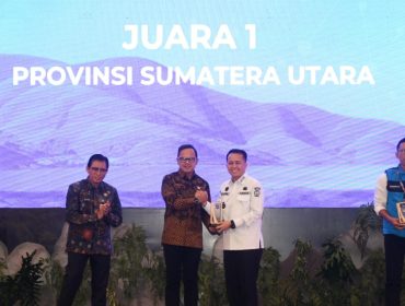 Pj Gubernur Sumut Agus Fatoni menghadiri Pembukaan RAKORNAS Pembangunan Daerah se-Indonesia Tahun 2024 yang dibuka secara langsung oleh Wakil Menteri Dalam Negeri RI, Bima Arya di Ballroom Hotel Santika Premiere Dyandra, Jalan Kapten Maulana Lubis, Medan, Rabu (11/12/2024). (Dok. Diskominfo Sumut)