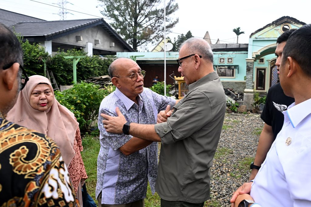 Menjenguk OK Zulkarnain