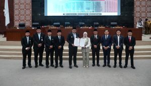 sidang paripurnaa-44