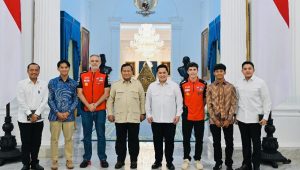 199menpora-erick-dampingi-presiden-prabowo-pertemukan-pembalap-indonesia-mario-aji-veda-pratama-dengan-marc-marquez
