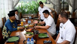 Jamuan Makan SIang Gubernur Bersama Ketua Muhammadiyah Sumut -1