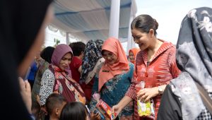 Ketua TP PKK kunjungi imunisasi di Binjai (2)
