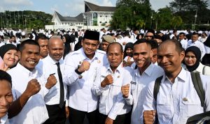 Gubernur- Penyerahan SK PPPK Paruh Waktu -6