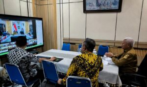 FOTO WAGUB SUMUT RAPAT RANPERDA PAJAK DAERAH .jpg