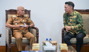 Wakil Gubernur Sumut, Surya menerima audiensi General Manager PT. PLN Unit Induk Pembangunan Sumbagut di Ruang Kerja Wakil Gubernur Sumut, lantai 9 Kantor Gubernur Sumut, Jalan Diponegoro No. 30, Medan, Senin (22/6/2026). (Dok. Diskominfo Sumut)