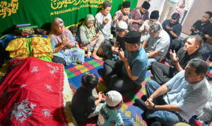 Gubsu melayat warga 3